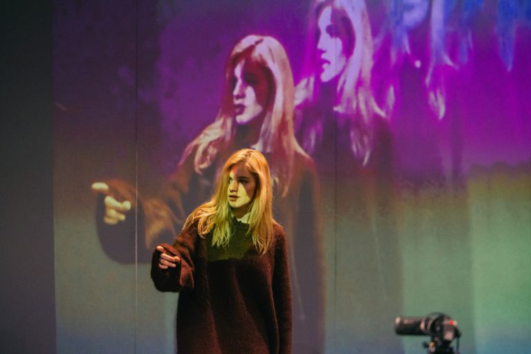 «Girls & Boys» από τις 28 Απριλίου στο Θέατρο Βασιλάκου