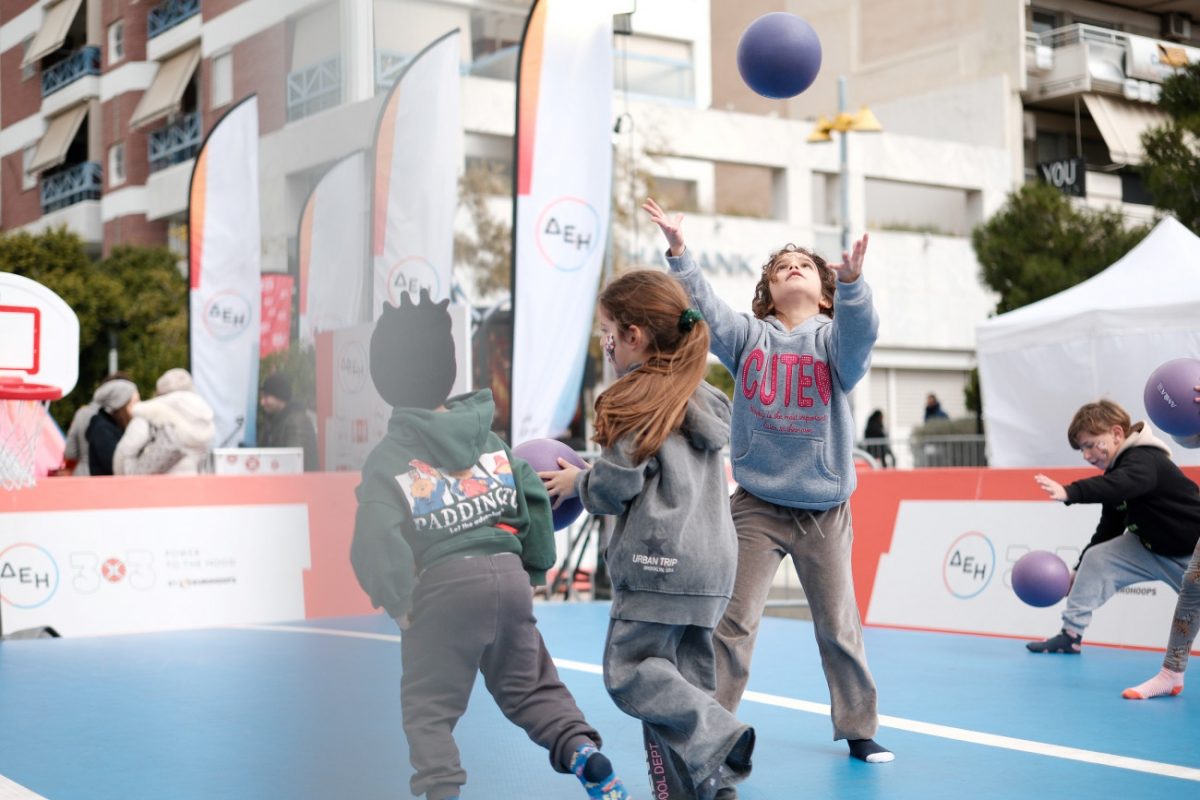 Το δεύτερο ΔΕΗ 3X3 POWER TO THE HOOD by Eurohoops στη Νέα Σμύρνη ένωσε μικρούς και μεγάλους κάτω από μία μπασκέτα