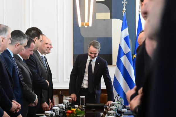 Μαξίμου: Επιχείρηση αλλαγή ατζέντας εν μέσω κοινωνικής πίεσης – Το αφήγημα για σύγκρουση με το «βαθύ κράτος»