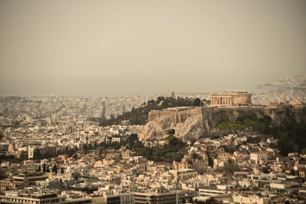 Τι να προσέξετε όσο η αφρικανική σκόνη «σκεπάζει τη χώρα»