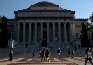 Πανεπιστήμιο Κολούμπια: Παραιτήθηκε η πρόεδρος μετά από τις πιέσεις Τραμπ για αλλαγές