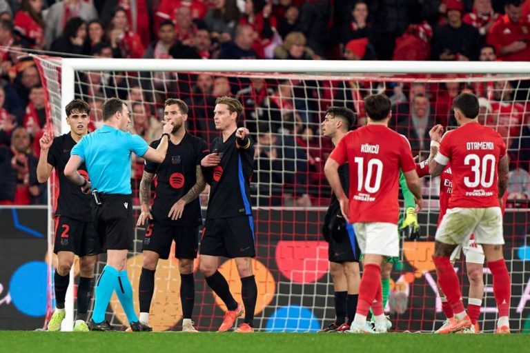 O Παυλίδης κέρδισε την αποβολή του Κουμπαρσί (vid)