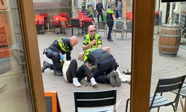 Συναγερμός στο Άμστερνταμ: Επίθεση με μαχαίρι κοντά στην πλατεία Νταμ – Αρκετοί τραυματίες [video]