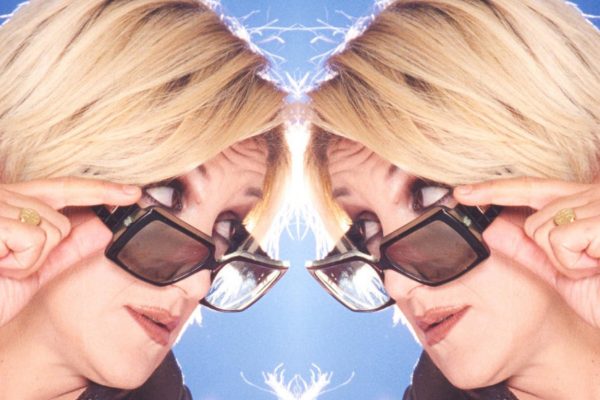 Καίτη Κωνσταντίνου: Το άφθαρτο βιτριόλι, η φυλομετάβαση, ο Τζόρας και οι αλήθειες της με δικά της λόγια