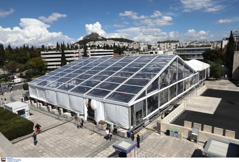 Λίνα Μενδώνη: Σταματούν οι εργασίες κατασκευής μπροστά από το Καλλιμάρμαρο