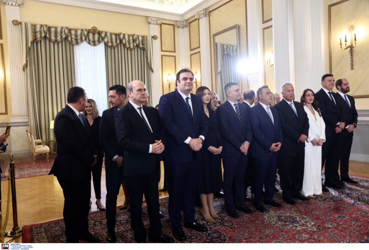 Ανέλαβαν καθήκοντα οι νέοι υπουργοί – Όλα όσα έγιναν στην ορκωμοσία και οι δηλώσεις πρώην και νυν
