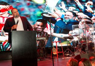 Τίμησε τον Βαγγέλη Μαρινάκη ο Σύνδεσμος φιλάθλων Ολυμπιακού Νέας Υόρκης