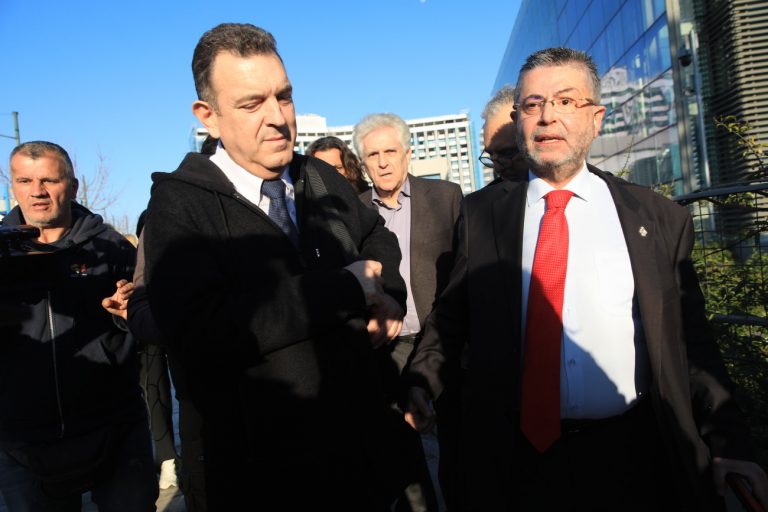 Νίκος Παπαδόπουλος: «Εδρασε αυτοβούλως» – Αδειάζει τον βουλευτή της η «Νίκη» για τον βανδαλισμό στην Εθνική Πινακοθήκη