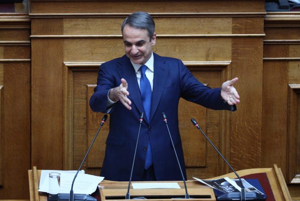 Μητσοτάκης: Πυρά κατά πάντων στη Βουλή – «Κάποιοι θέλουν να μετατρέψουν τα Τέμπη σε σημείο διχασμού»
