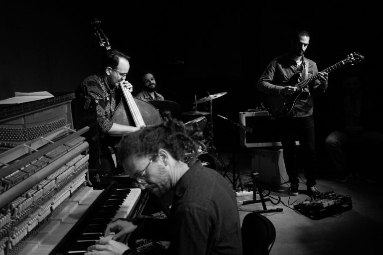 O διακεκριμένος συνθέτης και κοντραμπασίστας Κώστας Πατσιώτης στο Half Note