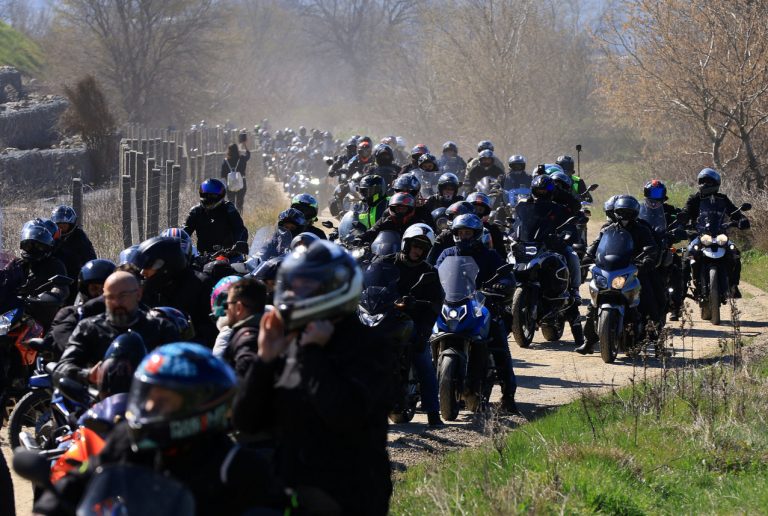 Τέμπη: Συμβολική μοτοπορεία στη μνήμη των 57 θυμάτων του τραγικού δυστυχήματος