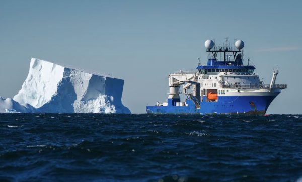 Ανταρκτική: Τρομερή ανακάλυψη από επιστήμονες – Εντόπισαν ζωή κάτω από τεράστιο παγόβουνο που έσπασε