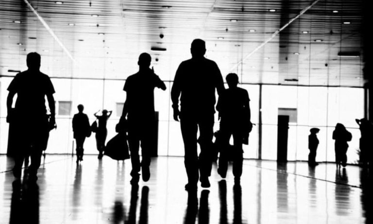 Μισθοί: Χάσμα μεταξύ δημόσιου και ιδιωτικού τομέα