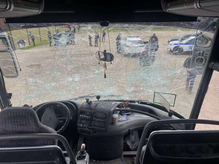 Ανακοίνωση ΕΛ.ΑΣ για τα άγρια επεισόδια οπαδών ΑΕΚ και ΠΑΟΚ: 34 συλλήψεις και δύο τραυματίες