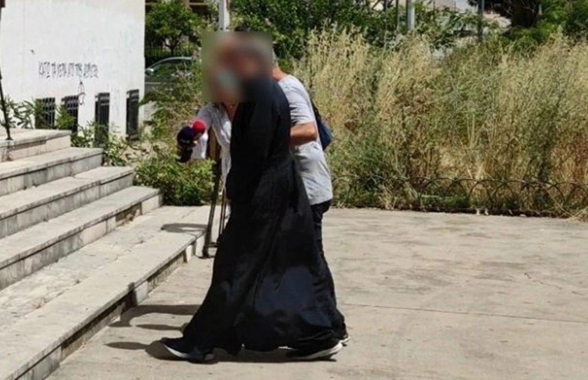 Αγρίνιο: «Μας έκλεινε στο εξομολογητήριο, σε ένα σκοτεινό δωμάτιο» – Σπάει τη σιωπή του θύμα ασέλγειας του ιερέα