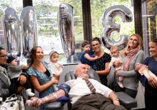 Τζέιμς Χάρισον: Πέθανε ο άνθρωπος με το «χρυσό χέρι» – Έσωσε πάνω από 2,4 εκατομμύρια μωρά