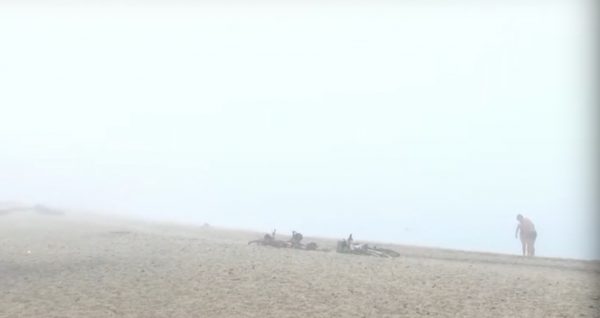 Τοπίο στην ομίχλη η Αττική – Πυκνό νέφος κάλυψε την παραλία Αλίμου