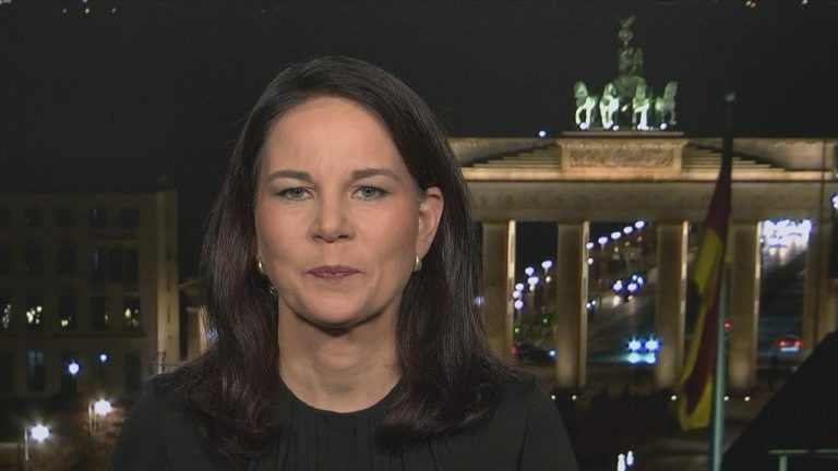 Ουκρανία: Στο τραπέζι των διαπραγματεύσεων πρέπει να βρίσκεται και η Γερμανία, λέει η Μπέρμποκ