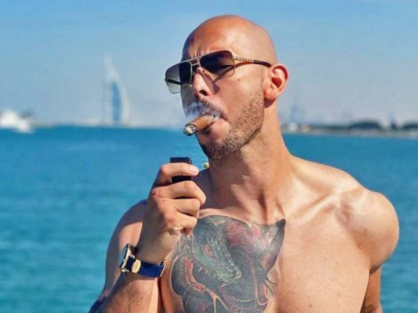 Άντριου Τέιτ: νέα καταγγελία για κακοποίηση από τον αφηγητή του μισογυνισμού