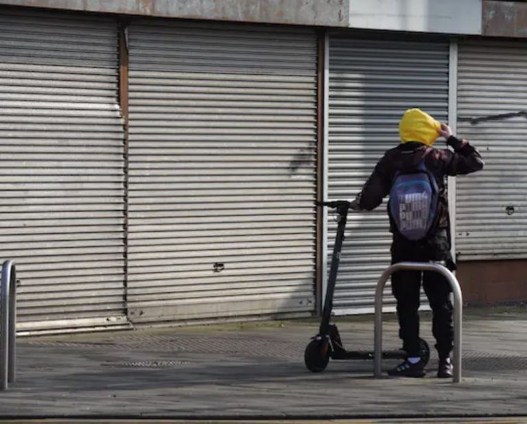 H πόλη με τους περισσότερους ανέργους νέους στο Ην. Βασίλειο – «Πληρώνονται για να κάθονται»