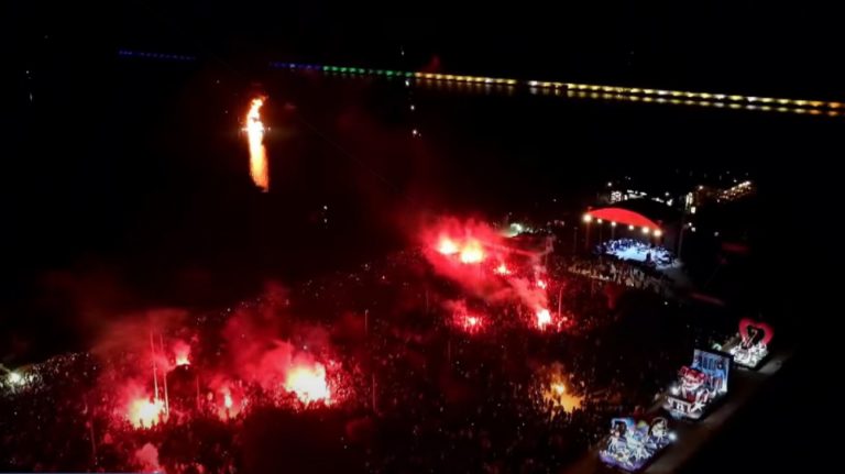 Κάηκε ο Βασιλιάς Καρνάβαλος στην Πάτρα – Live η τελετή λήξης