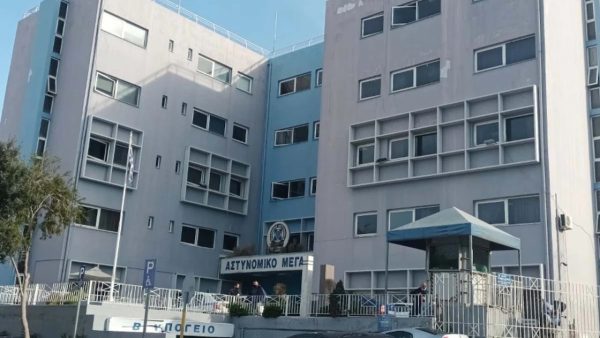 Χανιά: Αστυνομική επιχείρηση για διαφθορά υπαλλήλων – Δύο συλλήψεις για εκβιασμούς και χρηματισμό