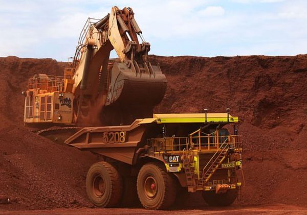 Το ασθενέστερο δολάριο χτυπά τις εξαγωγές πρώτων υλών και ενέργειας της Αυστραλίας