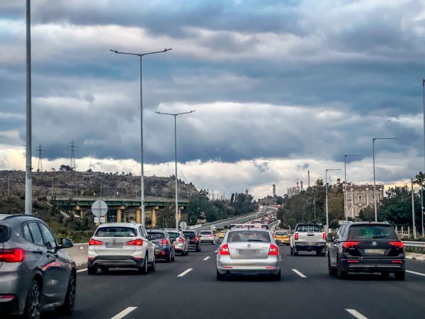 Ευρώπη: Η Ελλάδα στις χώρες με τους πιο απερίσκεπτους οδηγούς – Οδηγούμε χωρίς ζώνες και με το κινητό στο χέρι