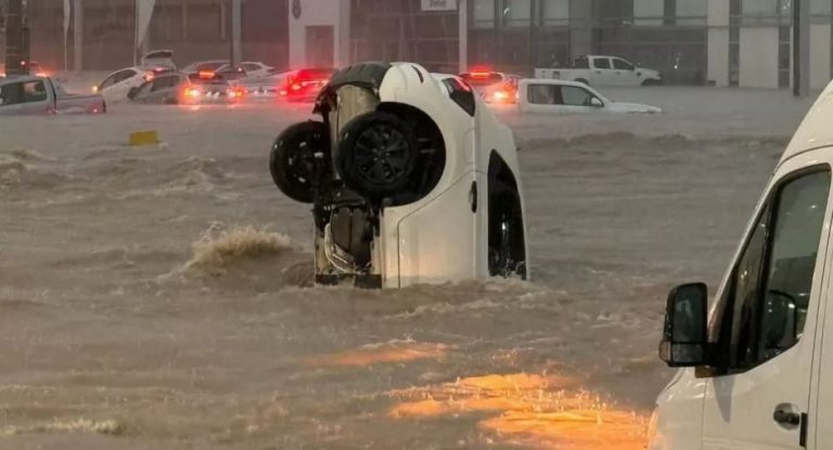 Αργεντινή: Η καταιγίδα του αιώνα στην Μπαΐα Μπλάνκα με 300 χιλιοστά βροχής σε 5 ώρες