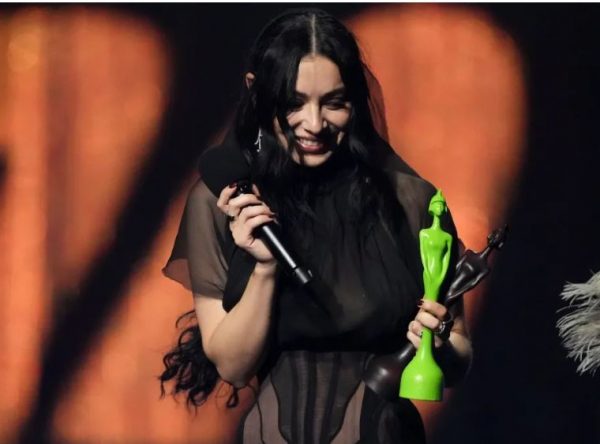 BRIT Awards 2025: Η Charli XCX σάρωσε τα βρετανικά μουσικά βραβεία