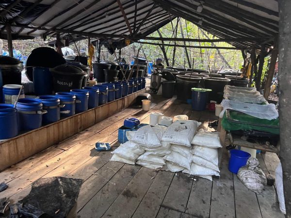 Κολομβία: 9 νεκροί σε βομβαρδισμό του στρατού κατά του διαβόητου καρτέλ ναρκωτικών Clan del Golfo