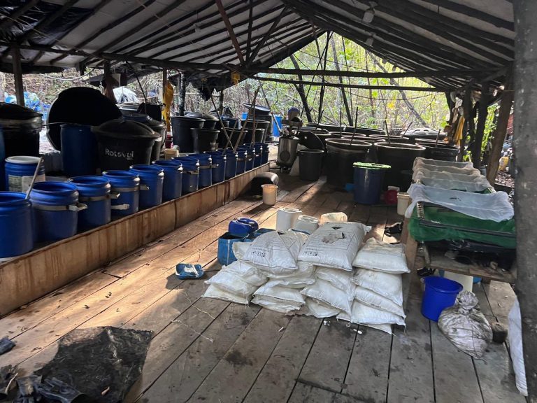 Κολομβία: 9 νεκροί σε βομβαρδισμό του στρατού κατά του διαβόητου καρτέλ ναρκωτικών Clan del Golfo