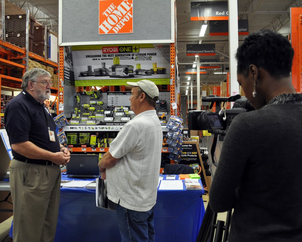 Γιατί τρομάζουν τους καταναλωτές οι δασμοί Τραμπ