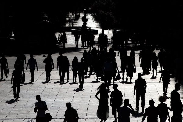 Πληθυσμιακή κρίση στην Ευρώπη – Μπορεί η μετανάστευση να αντισταθμίσει τη μείωσή της;