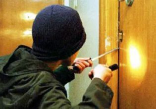 Συνελήφθησαν δύο μέλη συμμορίας που έκλεβε σπίτια σε διάφορες περιοχές της Αττικής