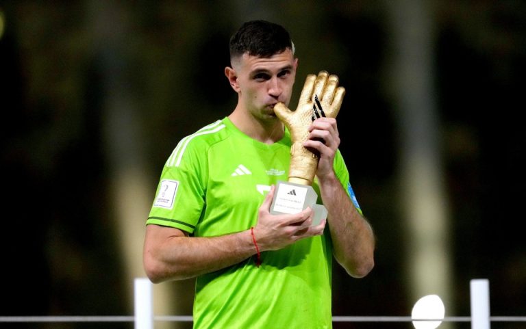 Εμιλιάνο Μαρτίνες: Τείχος ή… ντουβάρι; (vids, pics)