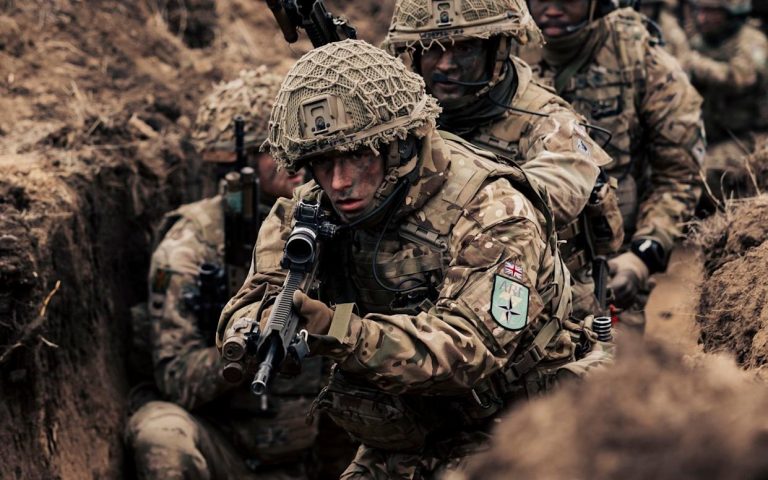 Τα σημεία στην Ουκρανία που θα αναπτυχθεί ευρωπαϊκός στρατός και η άρση κυρώσεων στη Ρωσία