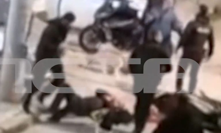 Αιγάλεω: Νεαροί εμβόλισαν μηχανή της ΔΙ.ΑΣ. και τραυμάτισαν αστυνομικό – Βίντεο ντοκουμέντο