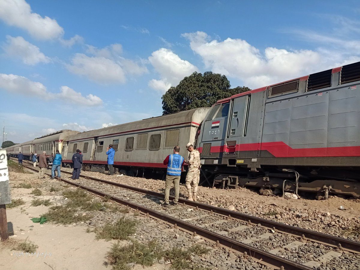 Αίγυπτος: Τρένο παρέσυρε επιβατικό βαν – Tουλάχιστον 8 νεκροί και 12 τραυματίες