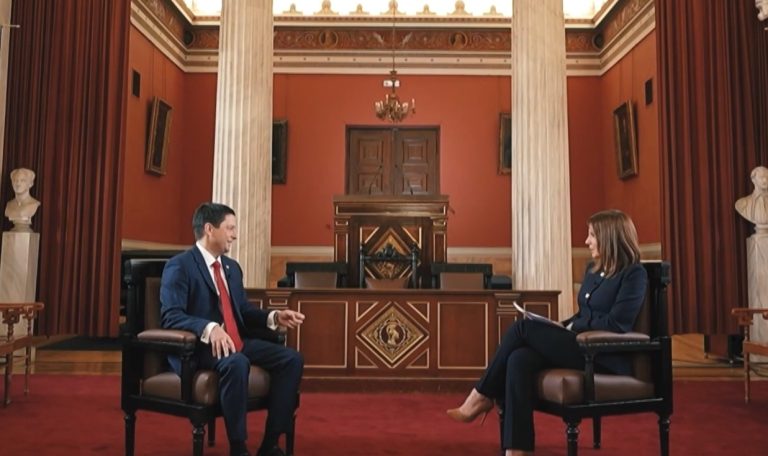 «Να μάθουμε να αναγνωρίζουμε τα fake news»: Ο Πρύτανης του ΕΚΠΑ Γεράσιμος Σιάσος για τη συνεργασία με την Alter Ego Media