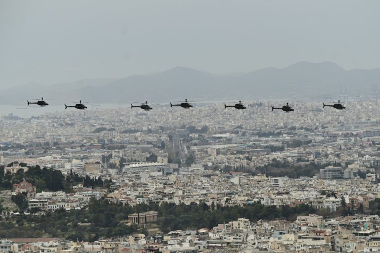 Bloomberg: «Η Ελλάδα προσφέρει ζωτικά μαθήματα άμυνας για την Ευρώπη»