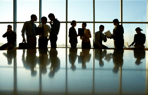 Οι 4 πιο πετυχημένες στρατηγικές για επαγγελματική εξέλιξη – Μη φοβάσαι να φανείς «ο πιο χαζός στο δωμάτιο»