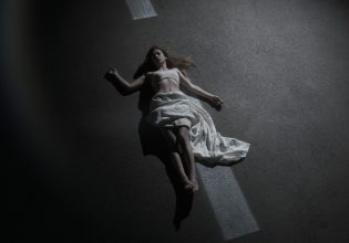 «Στην παλιά εθνική» του Γιώργου Χριστοδούλου στο Θέατρο του Νέου Κόσμου