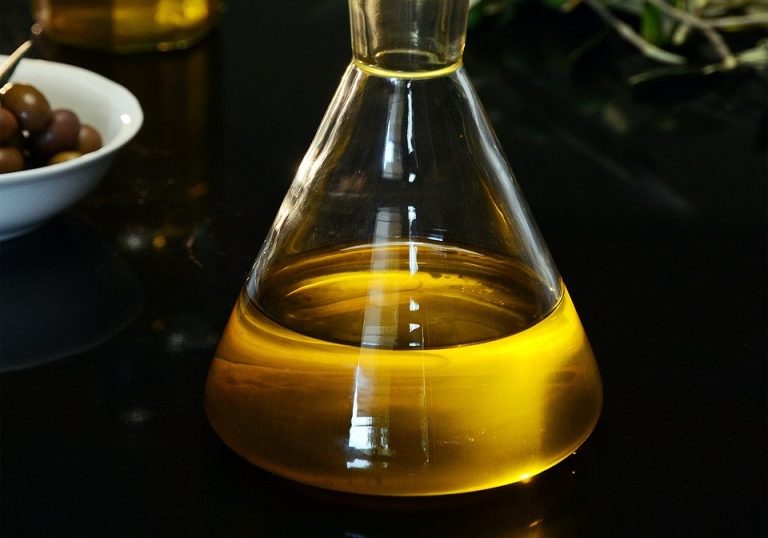 Ελαιόλαδο: Πλημμυρίζουν οι αγορές με τυνησιακό – «Alert» για απάτη και νοθεία