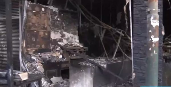 Φωτιά στον Νέο Κόσμο: Καταστράφηκε το αρτοποιείο από τις φλόγες – Δείτε βίντεο