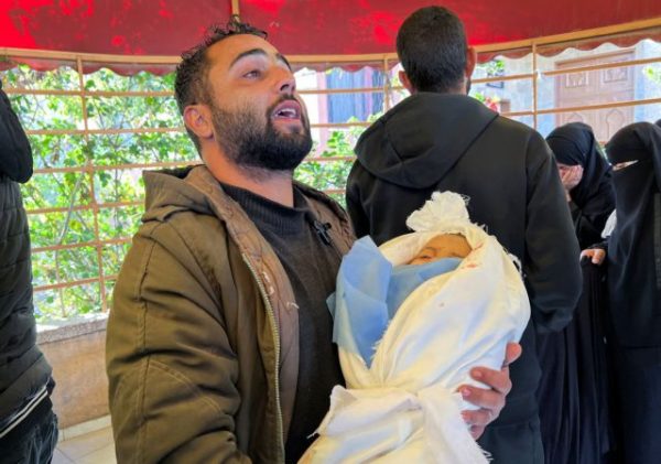 Γάζα: 14 μέλη της ίδιας οικογένειας σκοτώθηκαν σε ισραηλινό βομβαρδισμό