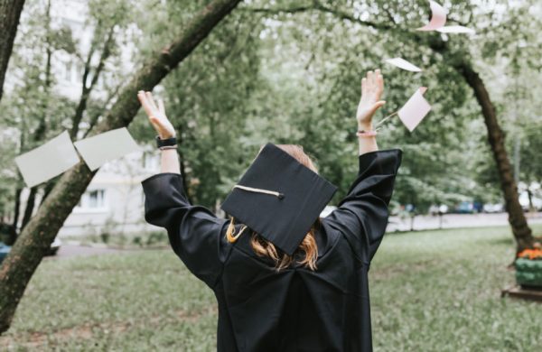 Αποφοίτησε με άριστα από το σχολείο, αλλά… ήταν «αναλφάβητη» – Πώς το κατάφερε