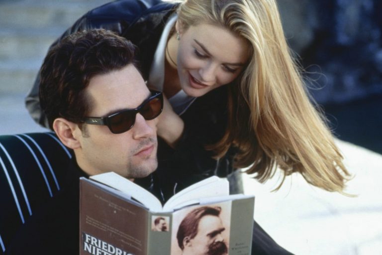 Όσα έχουμε ζήσει, τα έχουμε δει στο «Κορίτσι του Μπέβερλι Χιλς» – Από την Τζέιν Όστεν στην Τέιλορ Σουίφτ