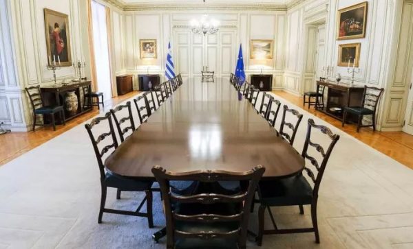 Η κοινωνία θέλει ιστορική αλλαγή πορείας και όχι απλώς αλλαγή προσώπων στα υπουργεία