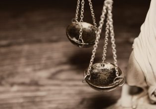 Υποκλοπές: Ξεκινά η δίκη των τεσσάρων – Γιατί διώκονται για πλημμέλημα;